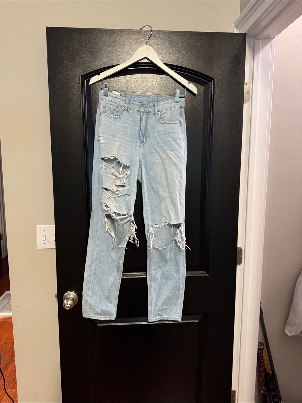 American Eagle Outfitters Light Blue Distressed Boyfriend Jeans